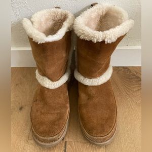 Womens ugg boots size 8